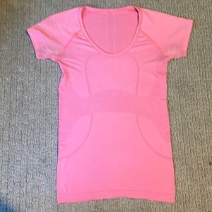 LuluLemon top